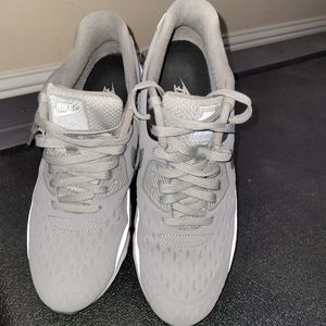 Nike Air Max 90 gently worn 9.5 men's sneaker